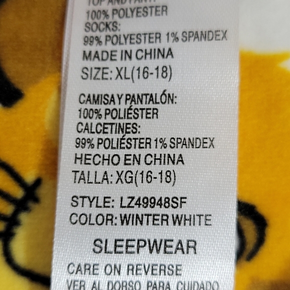 Disney's Lion King Sleep Top - Picture 6 of 7